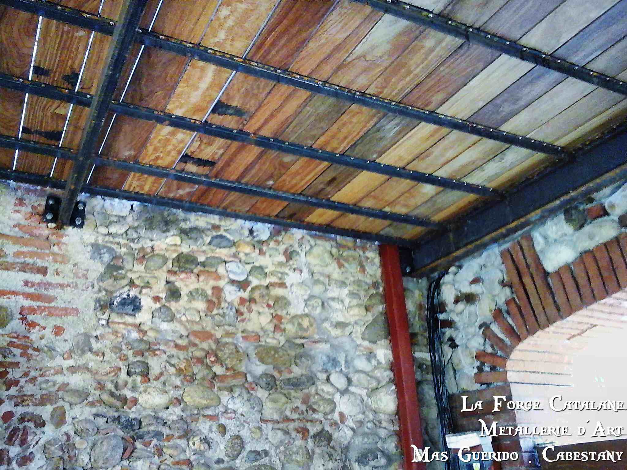 terrasse en fer avec plancher bois 2 forge catalane.jpg